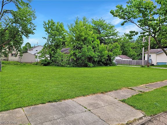 3rd image of 1091 Pitkin Ave