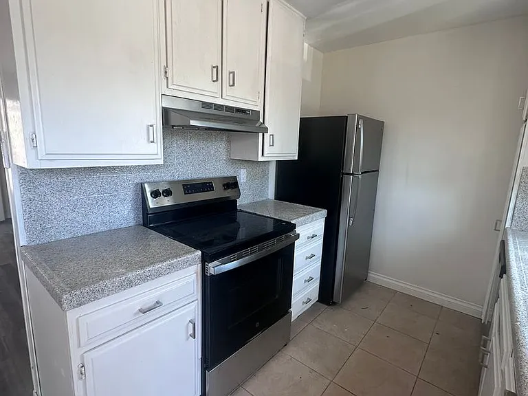 4160 Illinois St — Photo 3