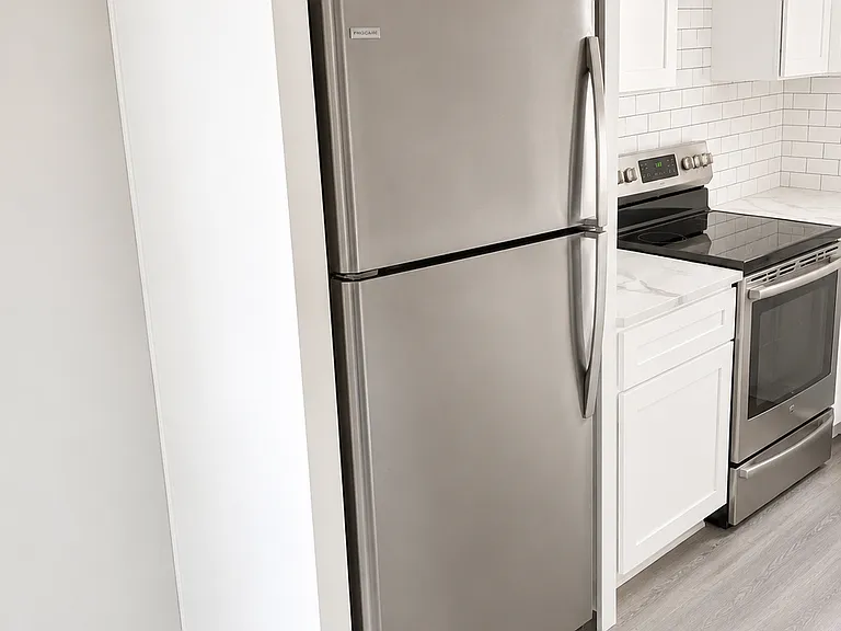 2645 Stanley Ave — Photo 5