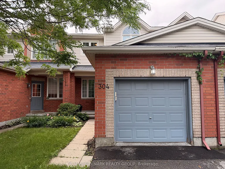 304 Applecross Cres — Photo 2