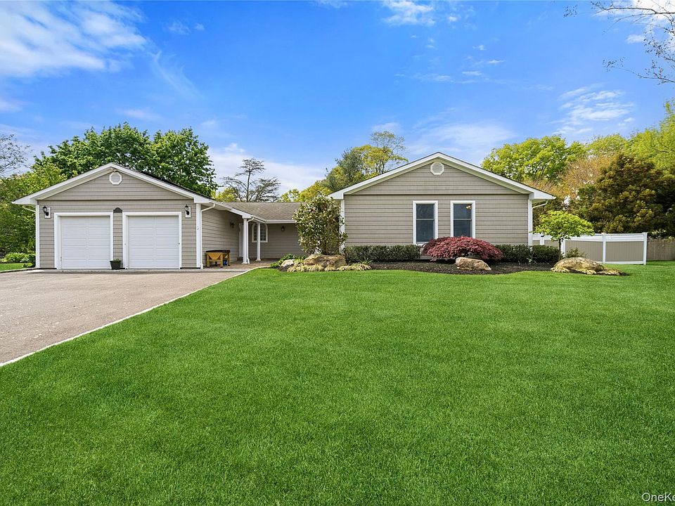 1st image of 12 Buccaneer Lane