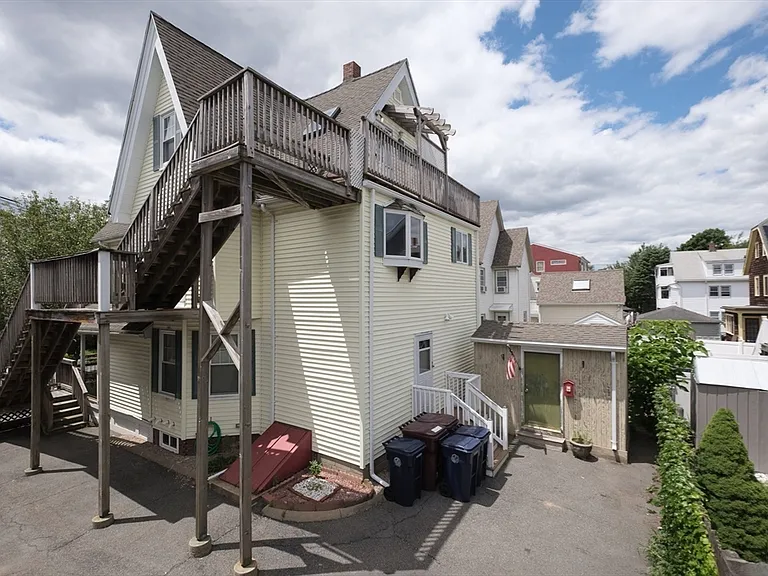 18 Chestnut St #1 — Photo 14