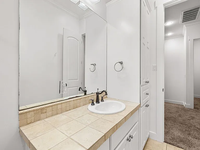 1607 Chelsea Ln — Photo 40