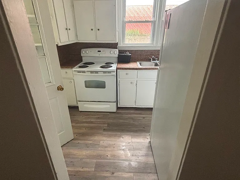 916 Carol St — Photo 14