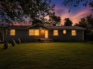 2057 Lake Rd, Greenbrier, TN 37073