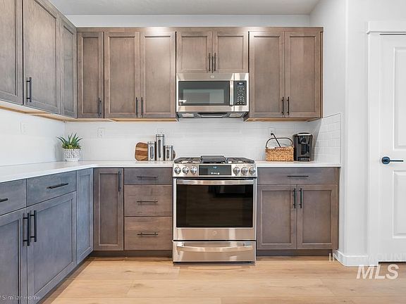 4th image of 105 W Gleason Street Block 2 Lot 8