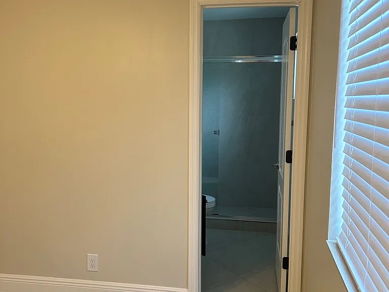 113 SE 11th Ave #3 — Photo 7
