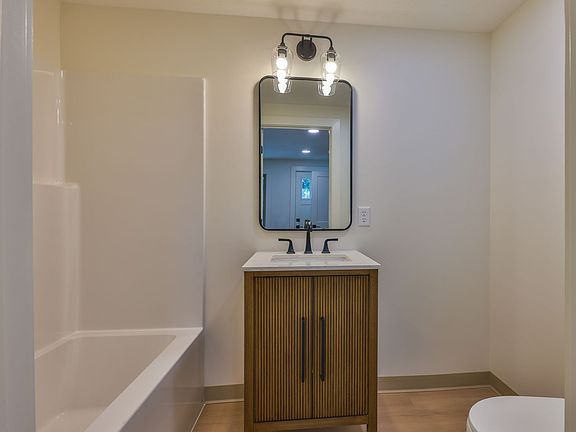 5th image of 551 Elm St #14