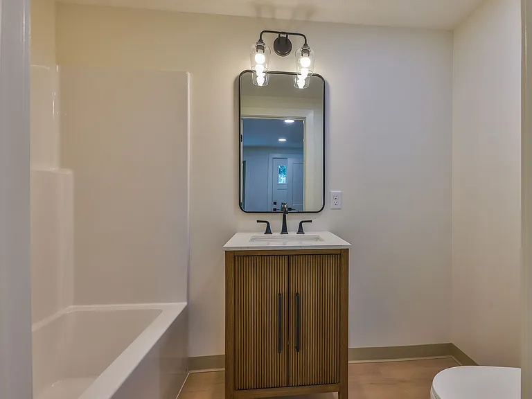 551 Elm St #14 — Photo 5