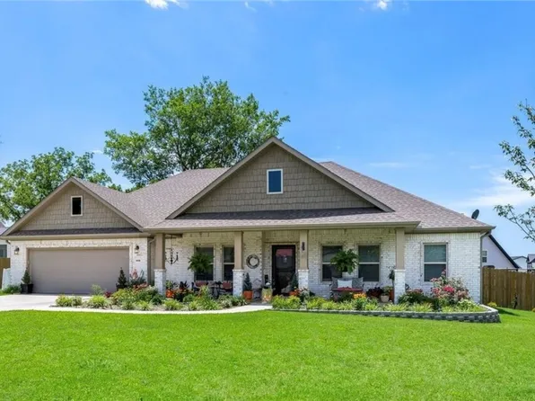 608 S Mock St, Prairie Grove, AR 72753