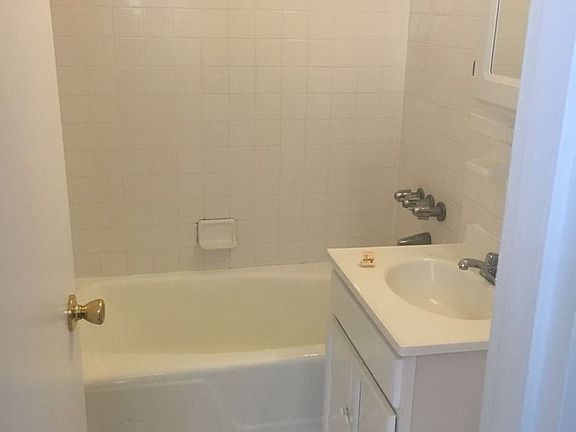 3rd image of 303 Webster Ave #2A