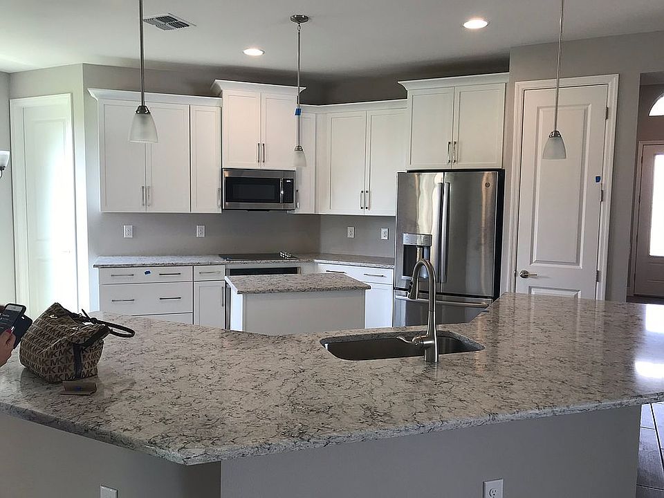 2nd image of 24524 Woodhill Ct