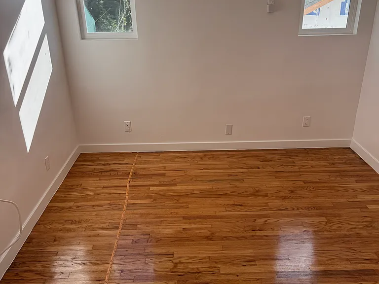 5930 Willoughby Ave #5934-1/2 — Photo 11