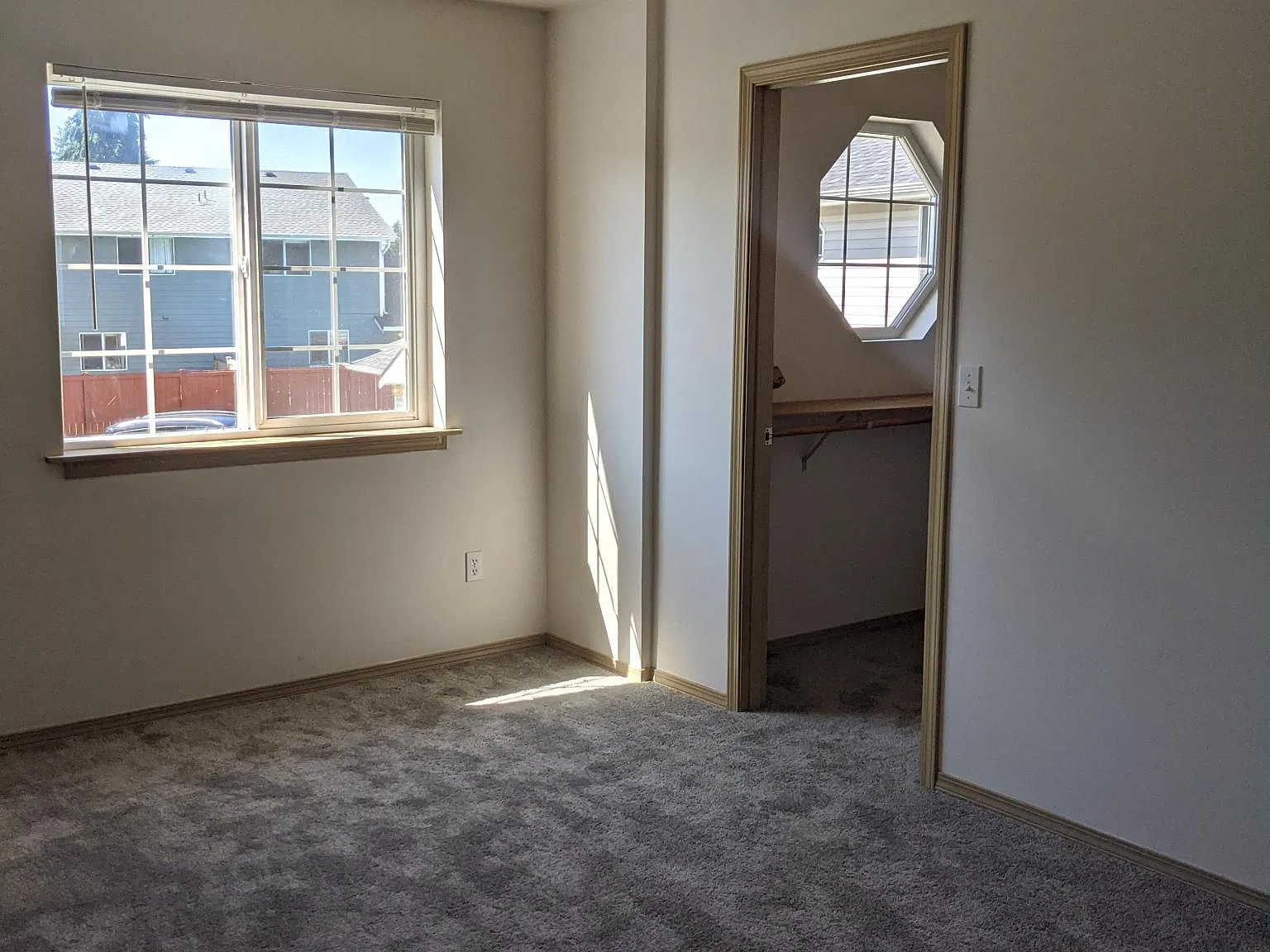3 bed, 2.5 bath, 1600 sqft, $2,550 — Photo 2