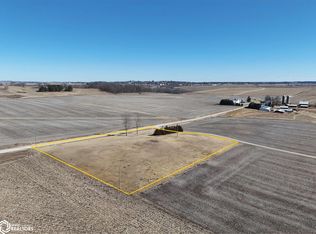 898 Henik Rd, Mount Vernon, IA 52314