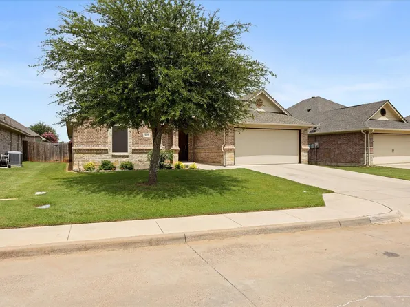107 Donna Cir, Granbury, TX 76049