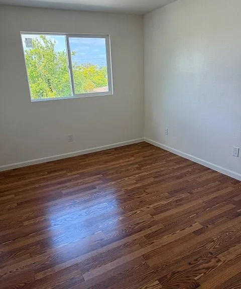 8835 Dunbar St — Photo 9