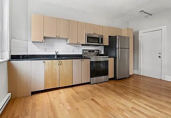 3rd image of 12-14 Lyndhurst St #1F