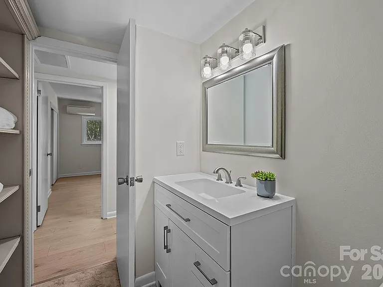 2503 Roswell Ave #207 — Photo 12