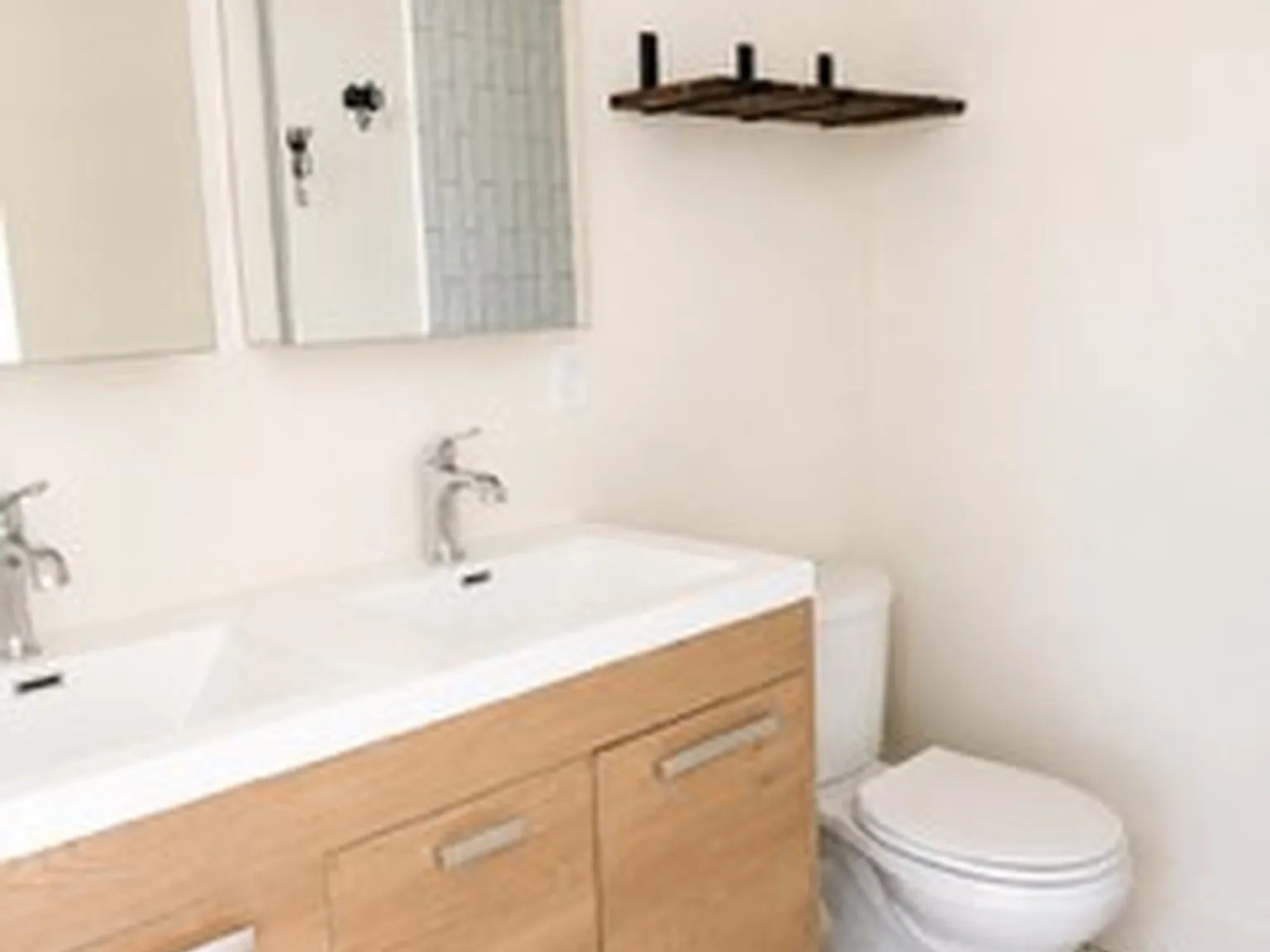 4 bed, 1120 sqft, $4,575 — Photo 3