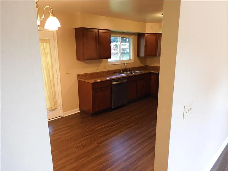 8442 Summer Pl — Photo 9