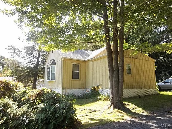 2nd image of 124 E Lakeshore Dr
