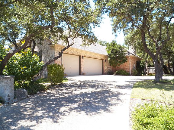 5th image of 18407 Emerald Oaks Dr