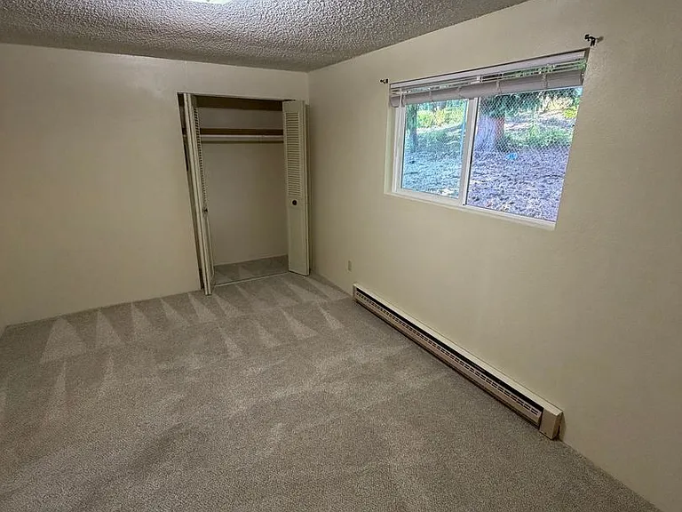 Pinewood Apartments — Photo 23