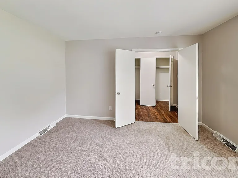 6010 Sullins Rd — Photo 2