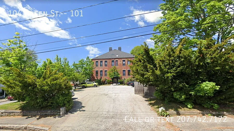 Heat & Hot Water Included! Converted School House - Gorgeous 2 Bedroom Apt, Somersworth. — Photo 3