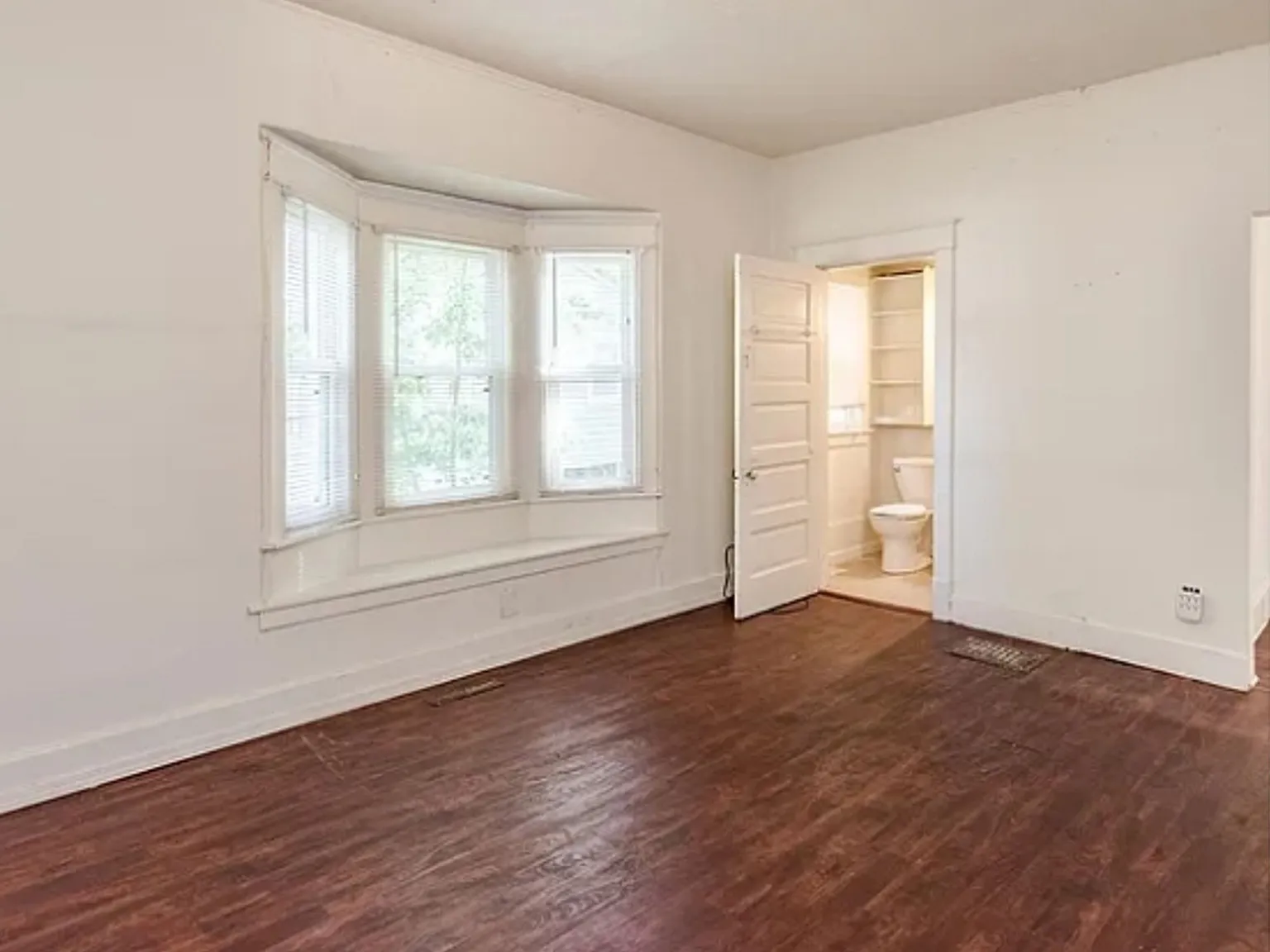 213 Waugh St — Photo 3