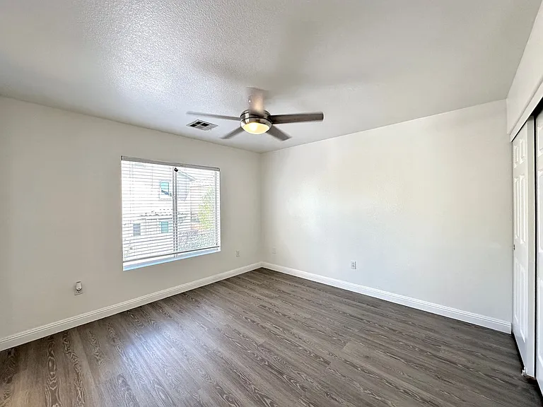 11028 Meadow Leaf Ave — Photo 11