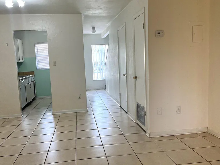2650 SW 38th Pl #A — Photo 2