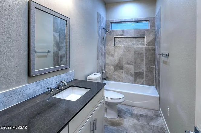 3 bed, 1870 sqft, $2,500 — Photo 3