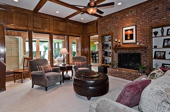 3rd image of 2704 Wagonwheel Dr