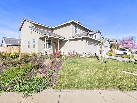 2nd image of 1035 Heritage Way