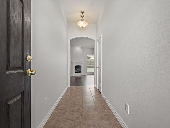 4th image of 217 Angelina Ct