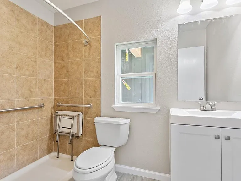 9604 Crown Ridge Dr — Photo 16