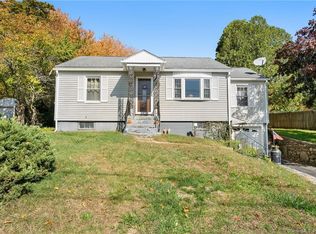 124 Fort Shantok Rd, Uncasville, CT 06382