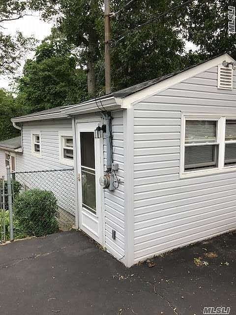 1st image of 64 Woodhaven Dr