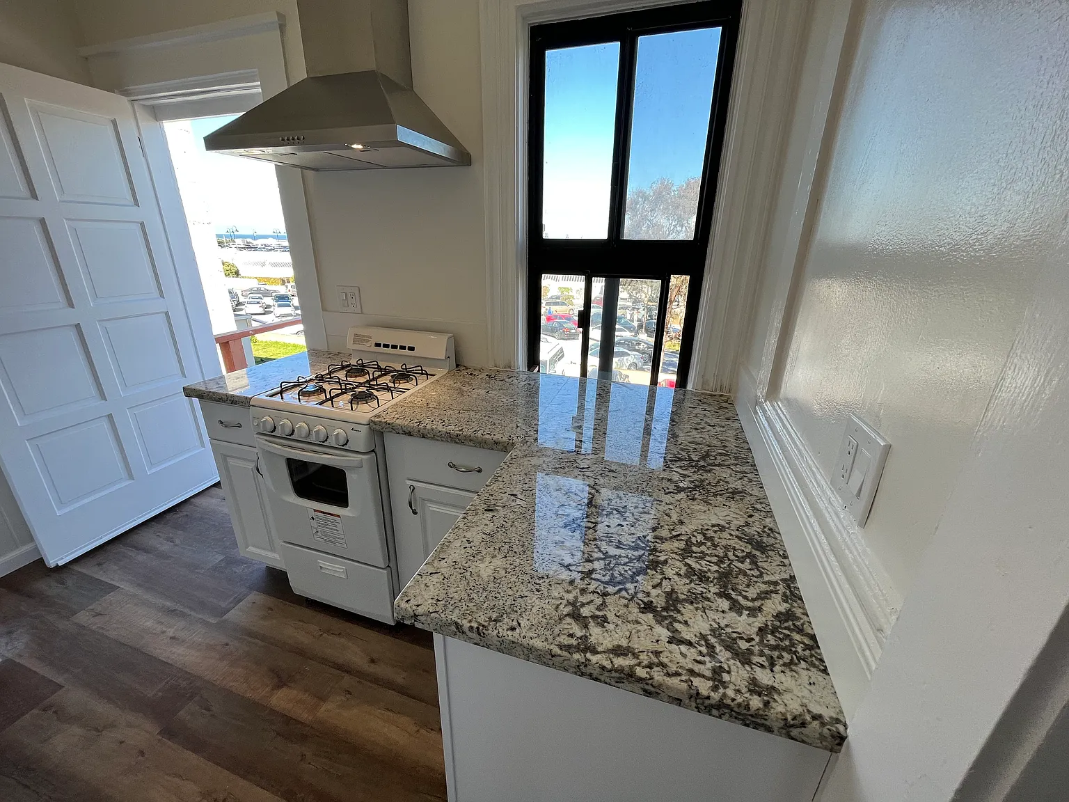 1 bed, $2,500 — Photo 2