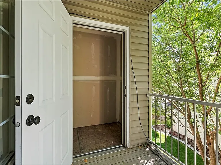 121 N Avenger Ln — Photo 24