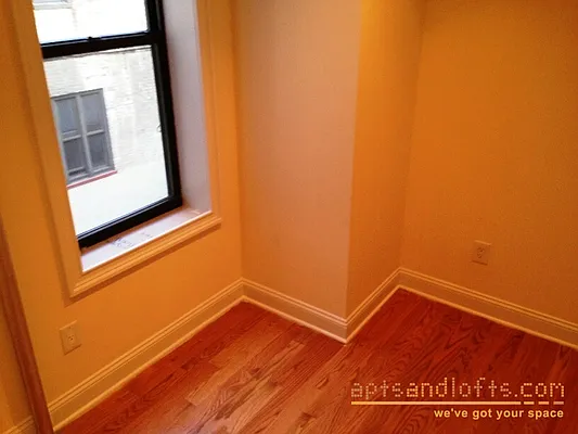 Rented by aptsandlofts.com | media 12