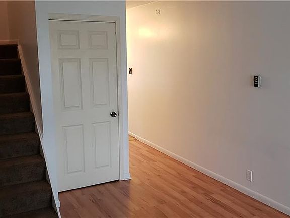 4th image of 809-811 Balsley Ave