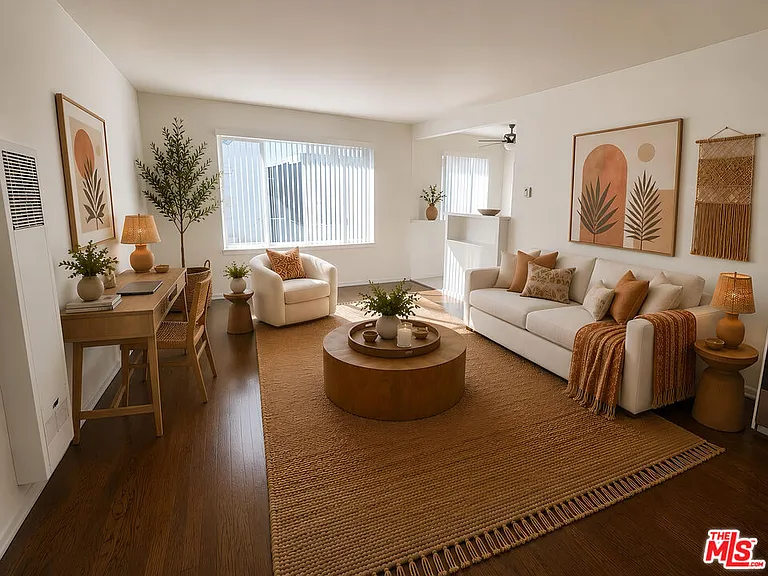 228 S Mariposa Ave #16 — Photo 2