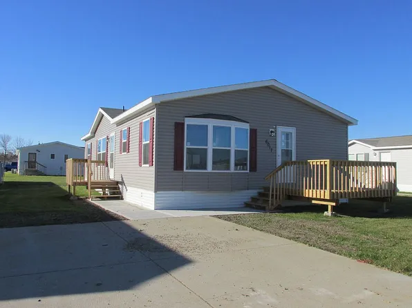 6017 S Prestwick Pl, Sioux Falls, SD 57106
