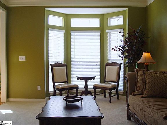 2nd image of 1208 Carriage Park Cir