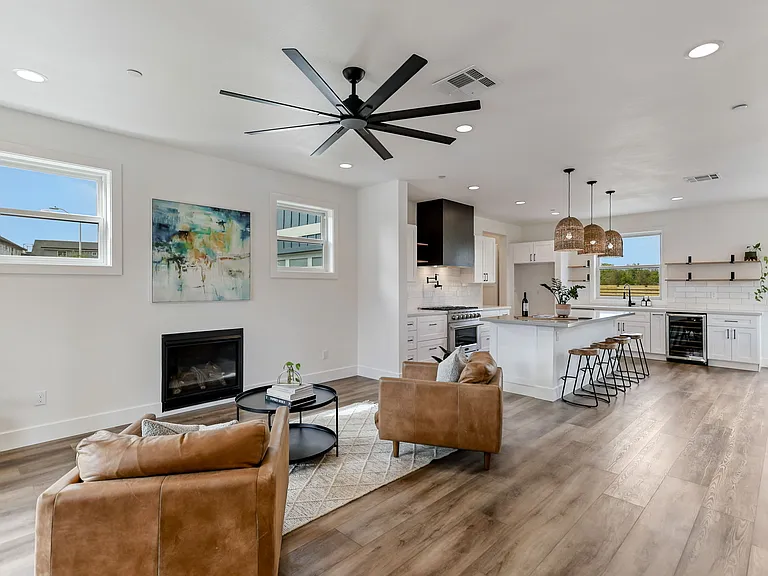 6790 Yvonne Ct — Photo 13