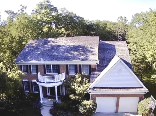 14260 W Braemore Close, Libertyville, IL 60048