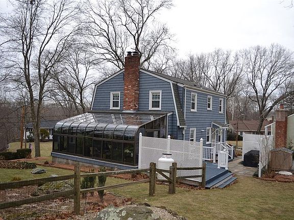 4th image of 15 Marywood Ln